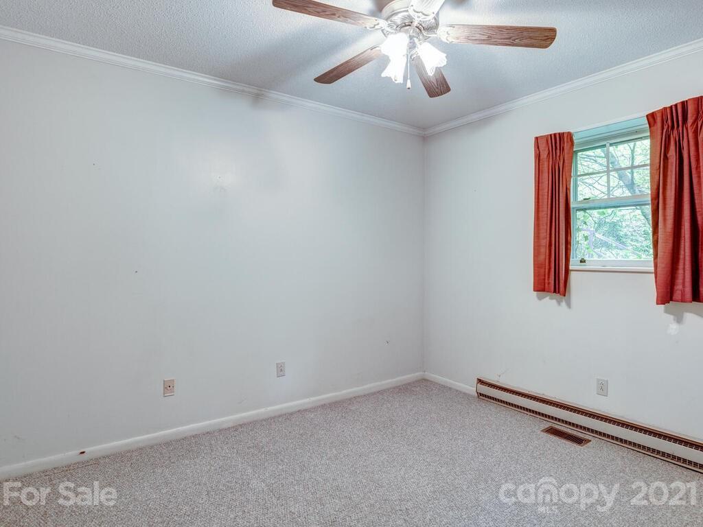 226 Church Road Fairview, NC 28730 - Photo 13 of 41 Gallery Image 13