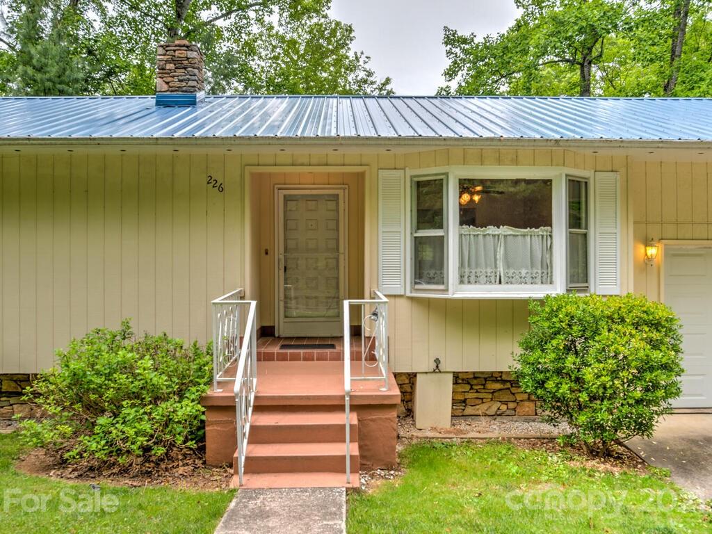 226 Church Road Fairview, NC 28730 - Photo 3 of 41 Gallery Image 3