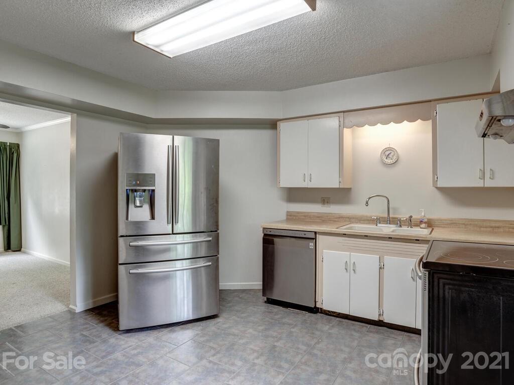226 Church Road Fairview, NC 28730 - Photo 10 of 41 Gallery Image 10