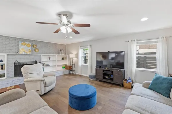 $400,000 | 2413 Meadow View, Bedford, TX 76021