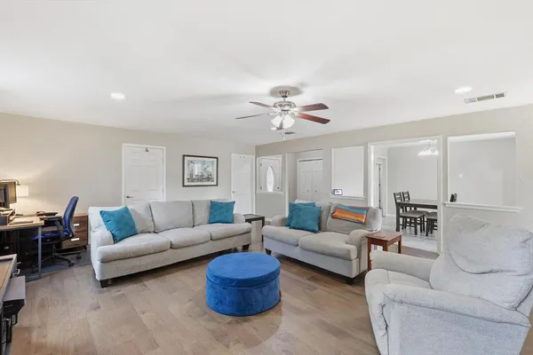 $400,000 | 2413 Meadow View, Bedford, TX 76021