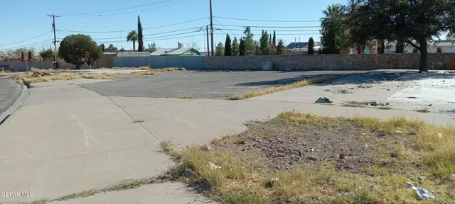 $598,000 | 8440 Dyer Street, El Paso, TX 79904