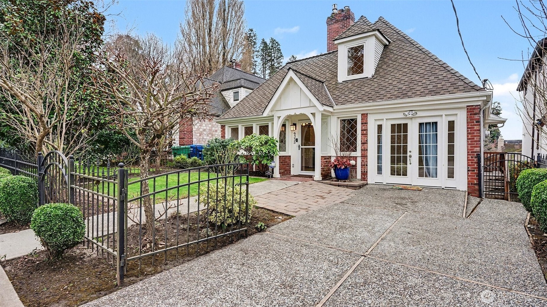 4335 Northeast 45th Street Seattle, WA 98105 - Photo 1 of 33