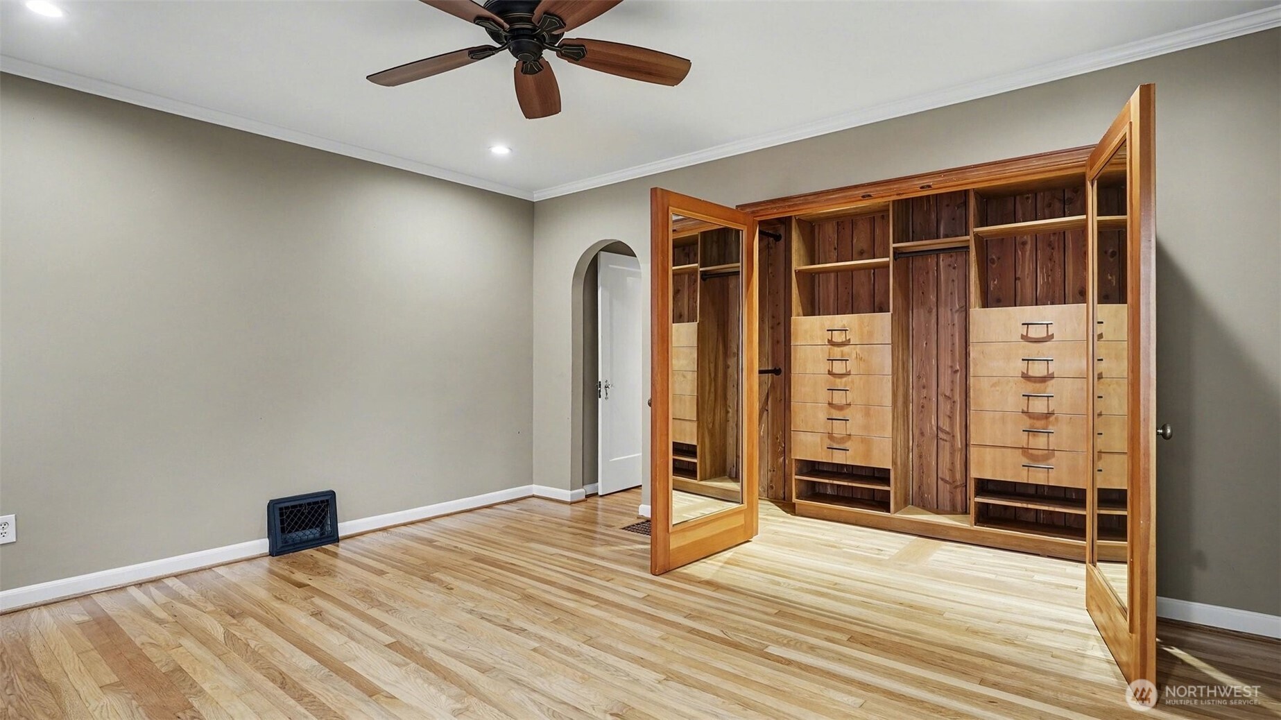 4335 Northeast 45th Street Seattle, WA 98105 - Photo 13 of 33