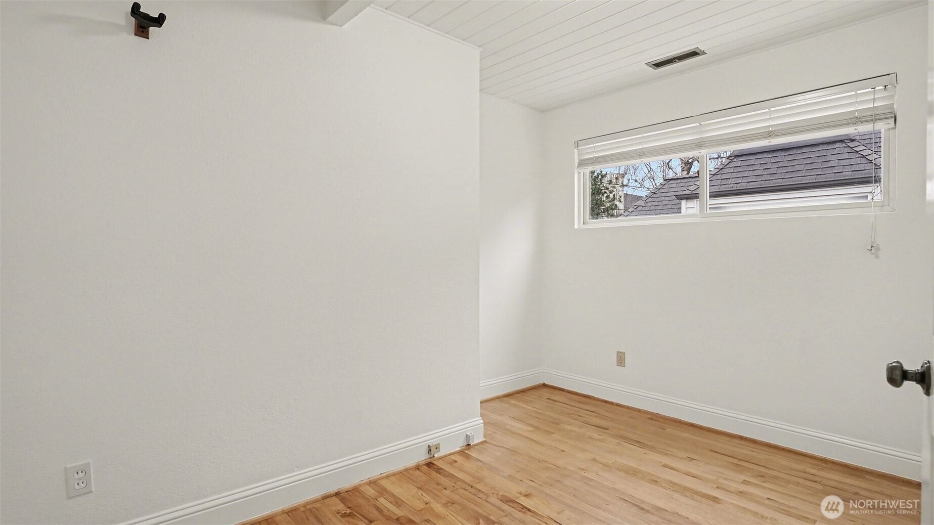 4335 Northeast 45th Street Seattle, WA 98105 - Photo 19 of 33