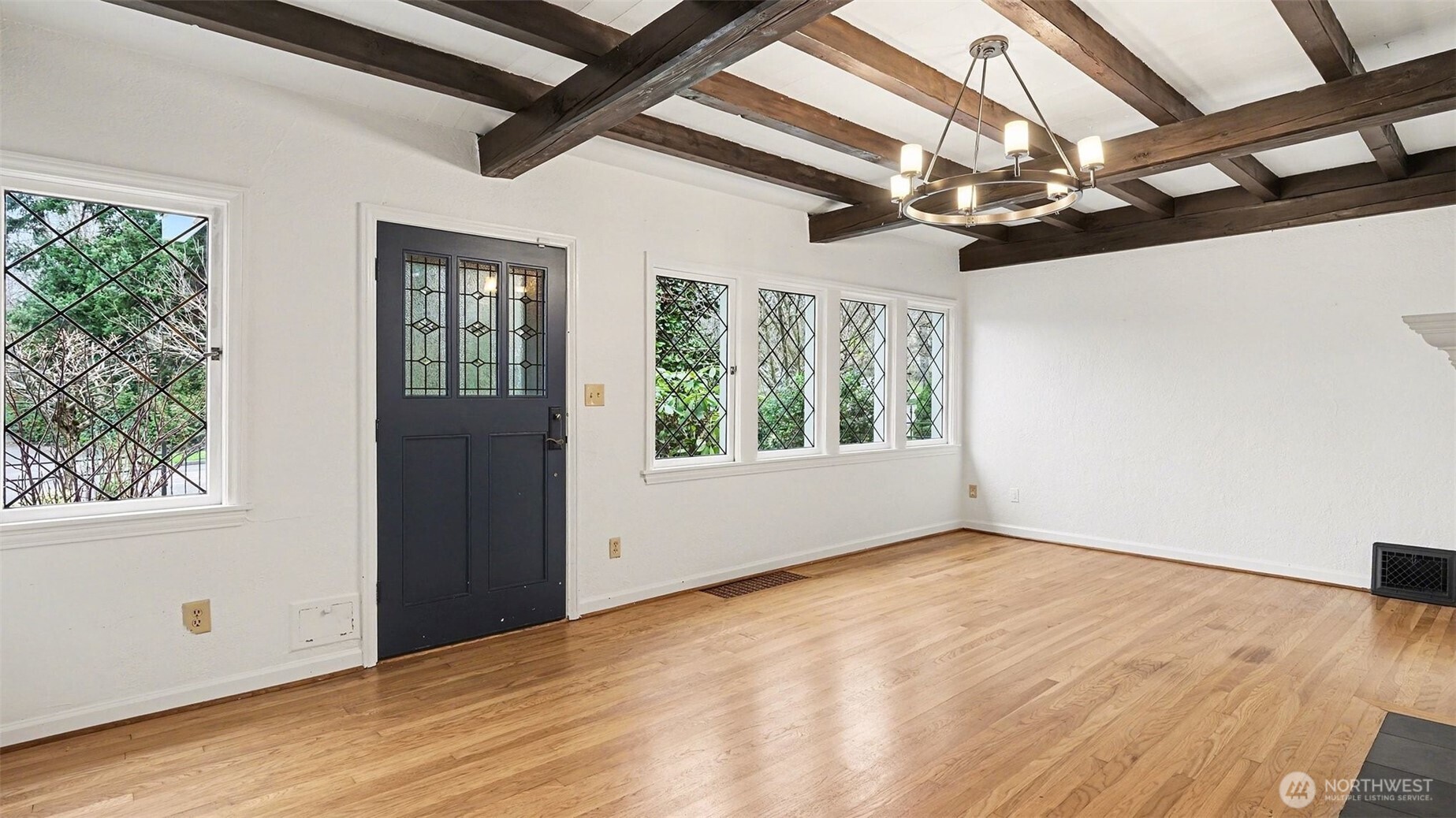 4335 Northeast 45th Street Seattle, WA 98105 - Photo 4 of 33