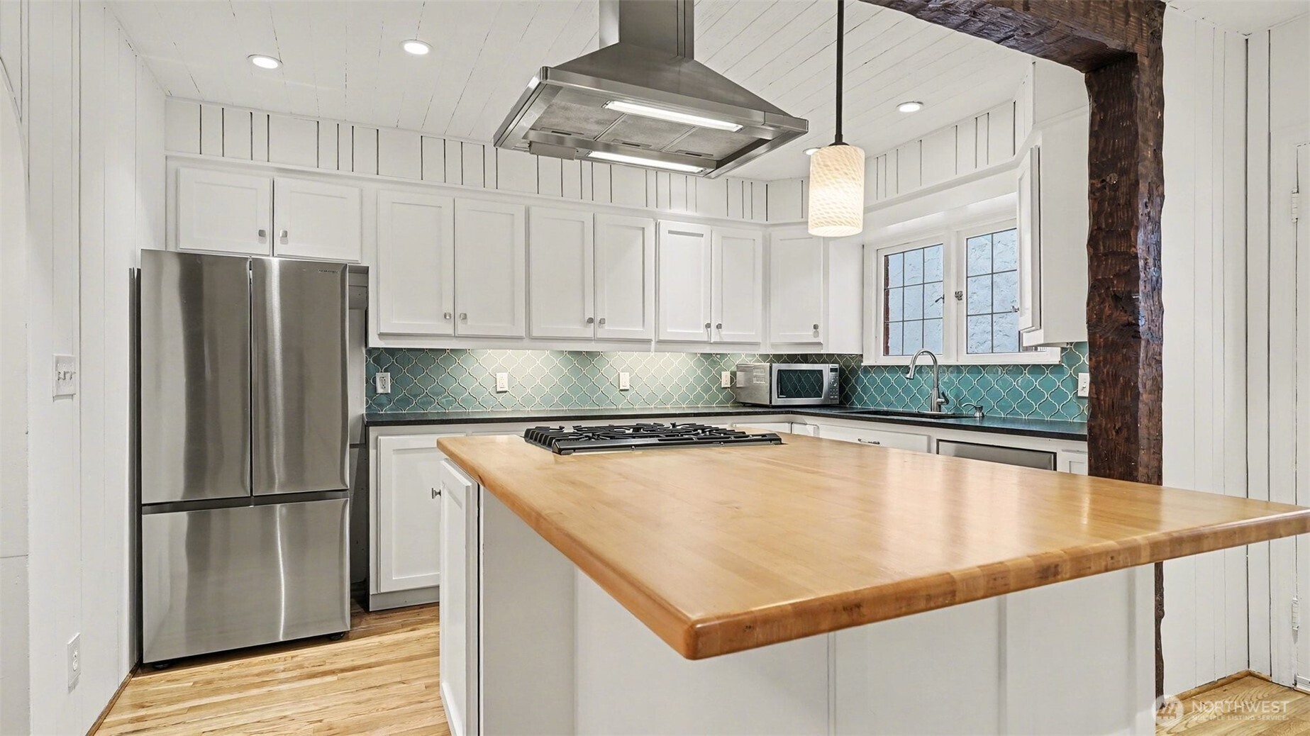 4335 Northeast 45th Street Seattle, WA 98105 - Photo 8 of 33