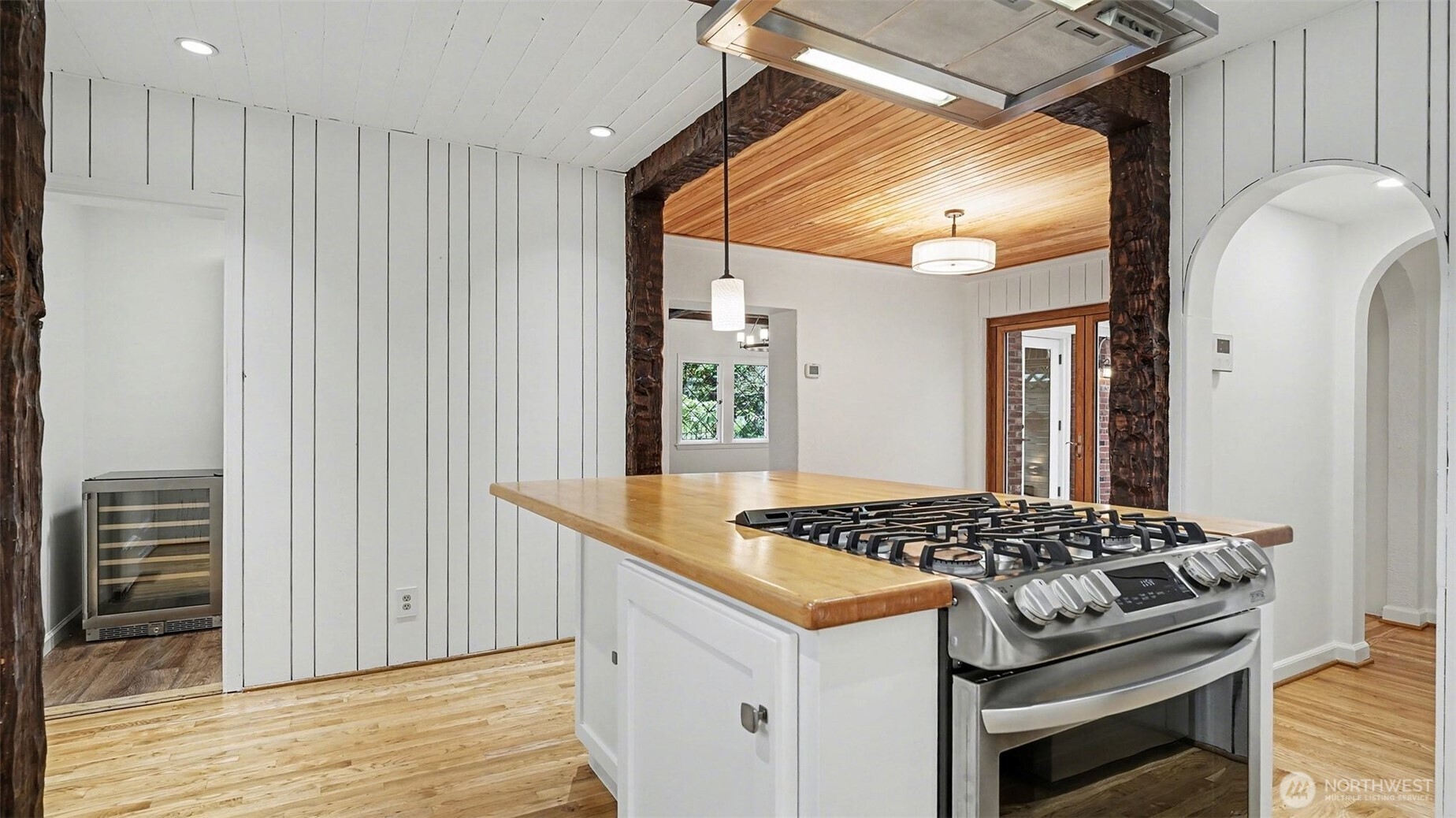 4335 Northeast 45th Street Seattle, WA 98105 - Photo 9 of 33