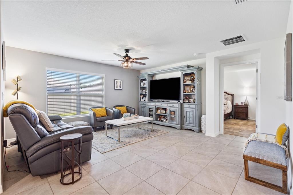 6854 Southeast 3rd Loop Ocala, FL 34472 - Photo 15 of 37 Gallery Image 15