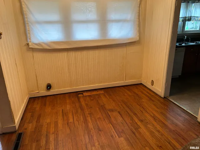 $79,900 | 422 West 5th Street, Benton, IL 62812