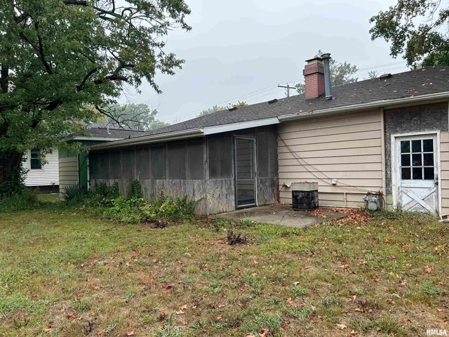 $79,900 | 422 West 5th Street, Benton, IL 62812