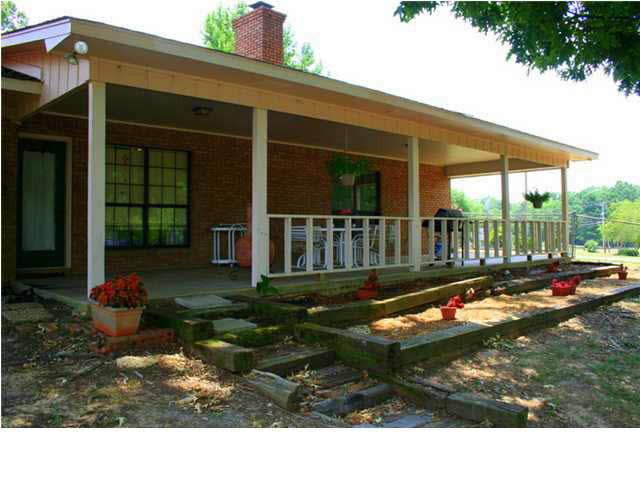 105 McCarty Road Byram, MS 39212 - Photo 13 of 18 Covered Patio