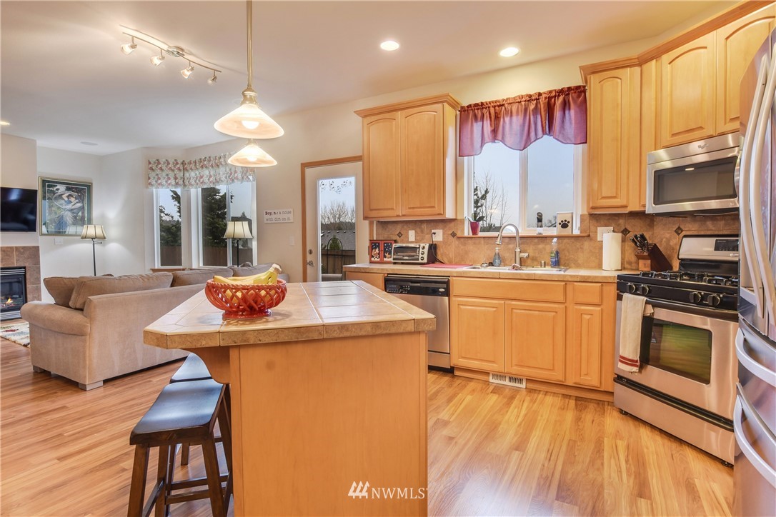 24019 22nd Avenue West Bothell, WA 98021 - Photo 8 of 25