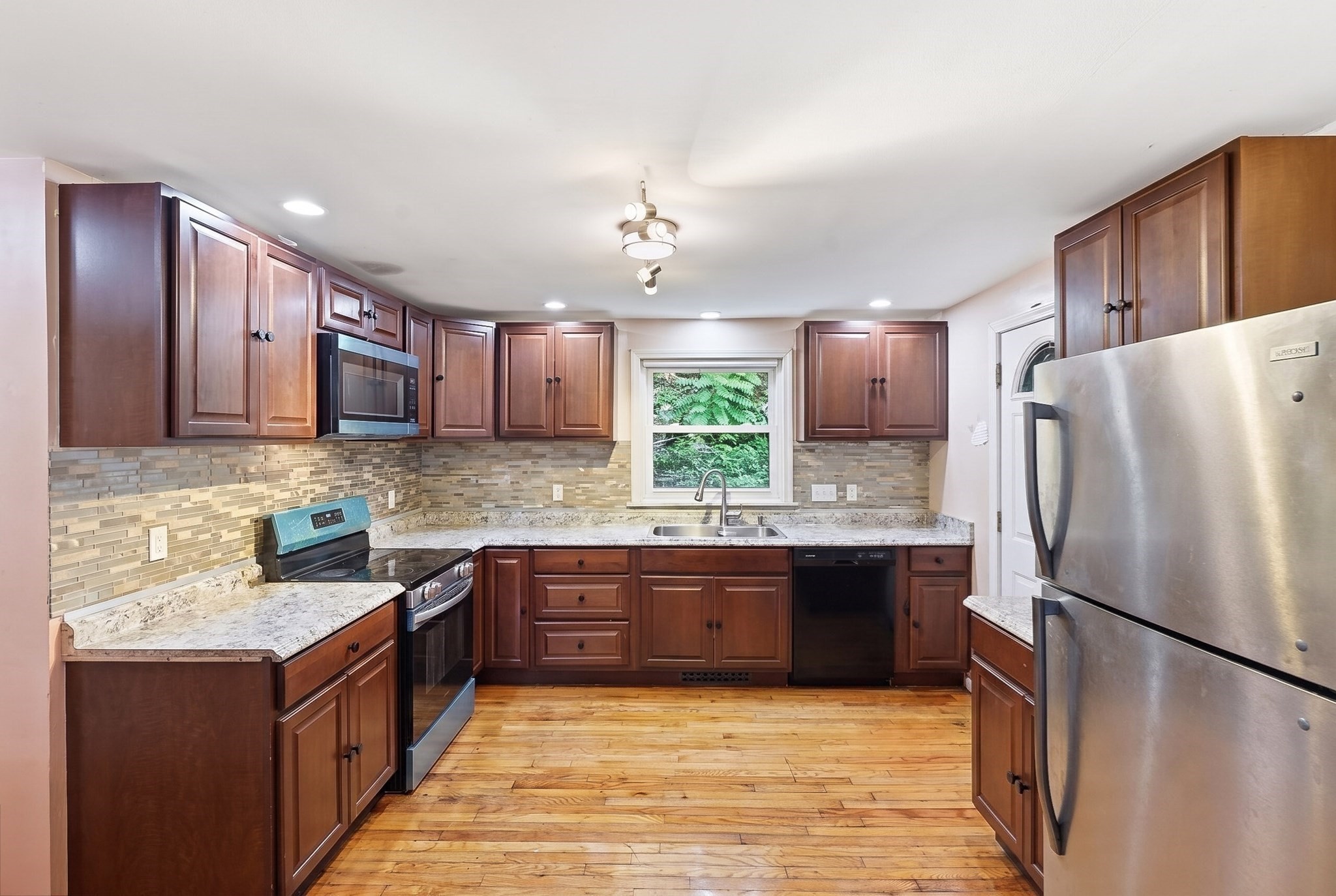 24 College Farm Road Waltham, MA 02451 - Photo 9 of 31 Gallery Image 9
