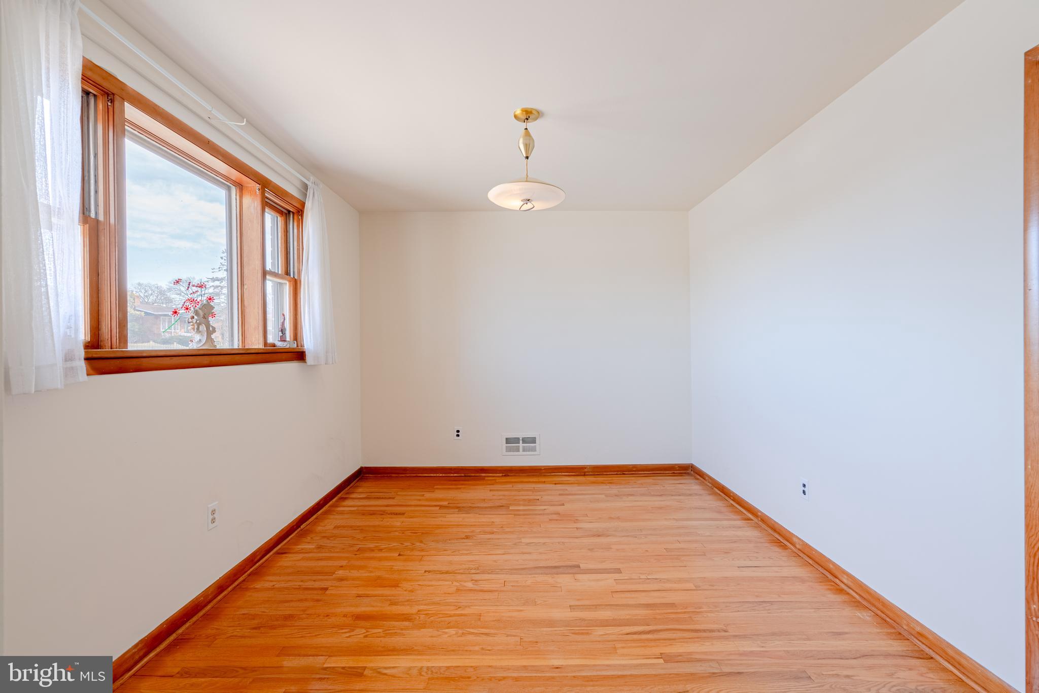 1208 Ridgeshire Road Dundalk, MD 21222 - Photo 12 of 34