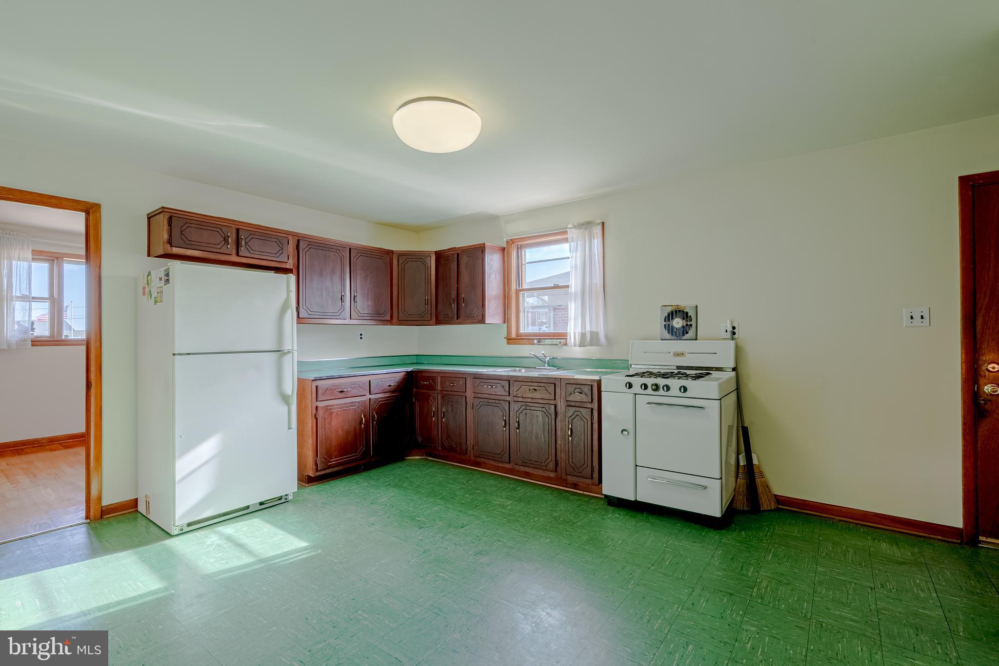 1208 Ridgeshire Road Dundalk, MD 21222 - Photo 17 of 34