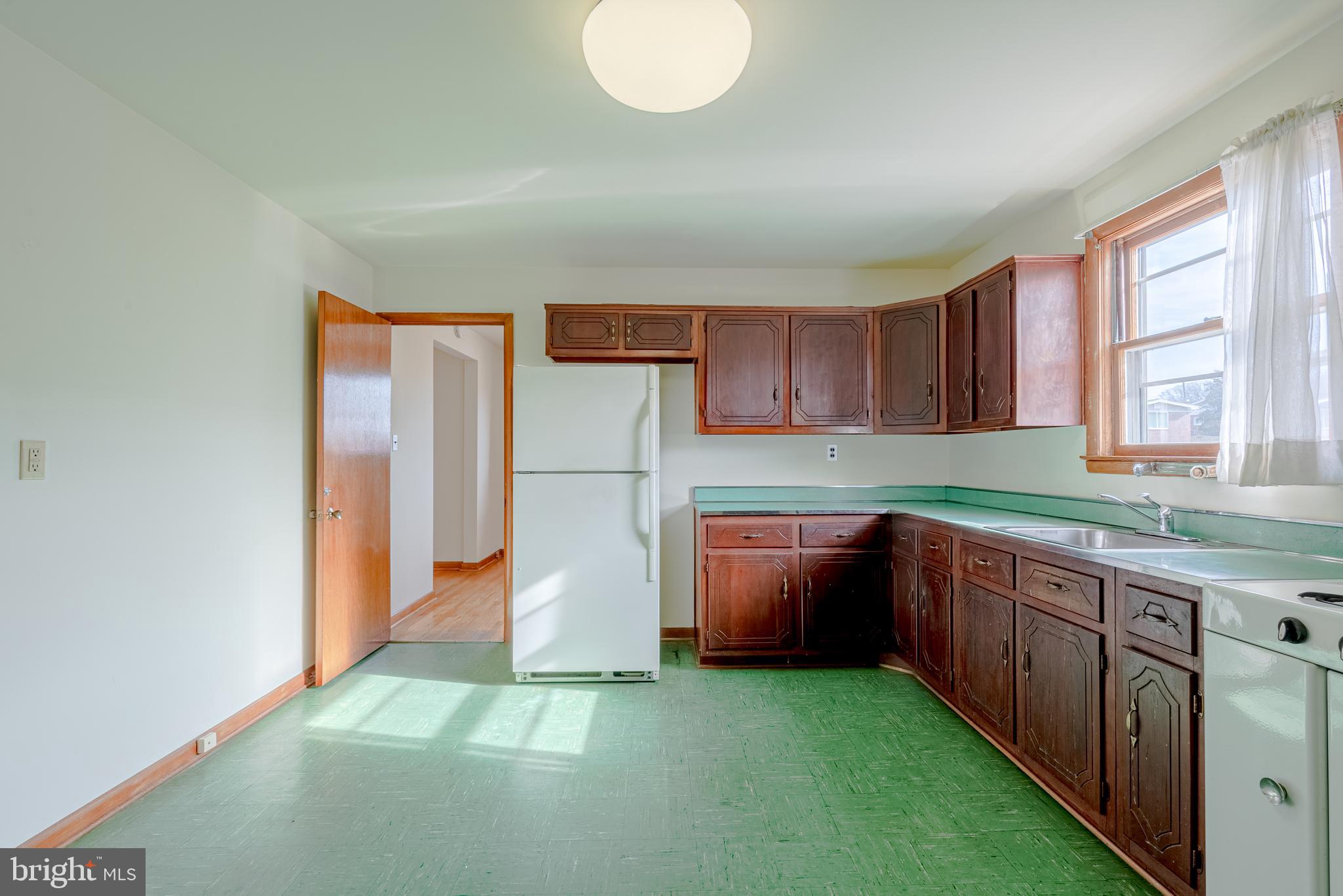 1208 Ridgeshire Road Dundalk, MD 21222 - Photo 18 of 34