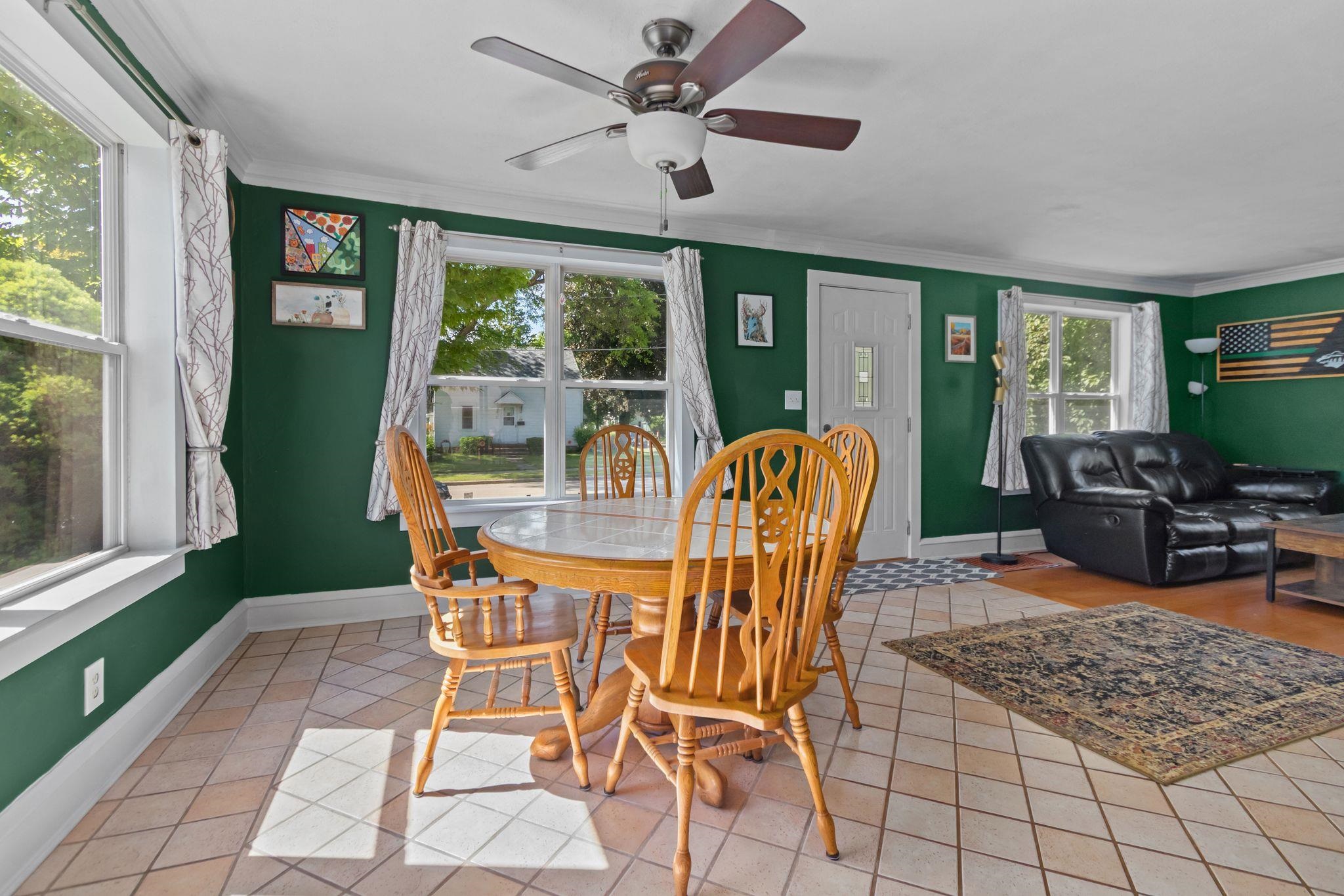 834 West Grant Street Appleton, WI 54914 - Photo 7 of 49