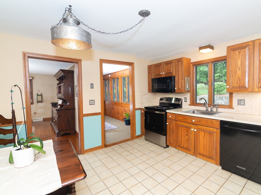 58 Cedar Hill Road Ashland, MA 01721 - Photo 8 of 42