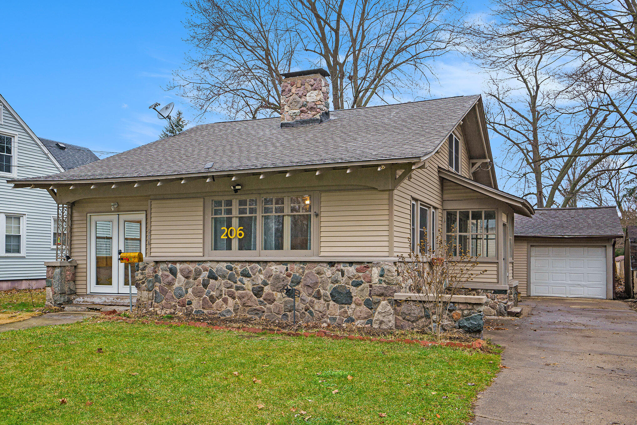 206 East Hoffman Street Three Rivers, MI 49093 - Photo 1 of 22 Front of Home