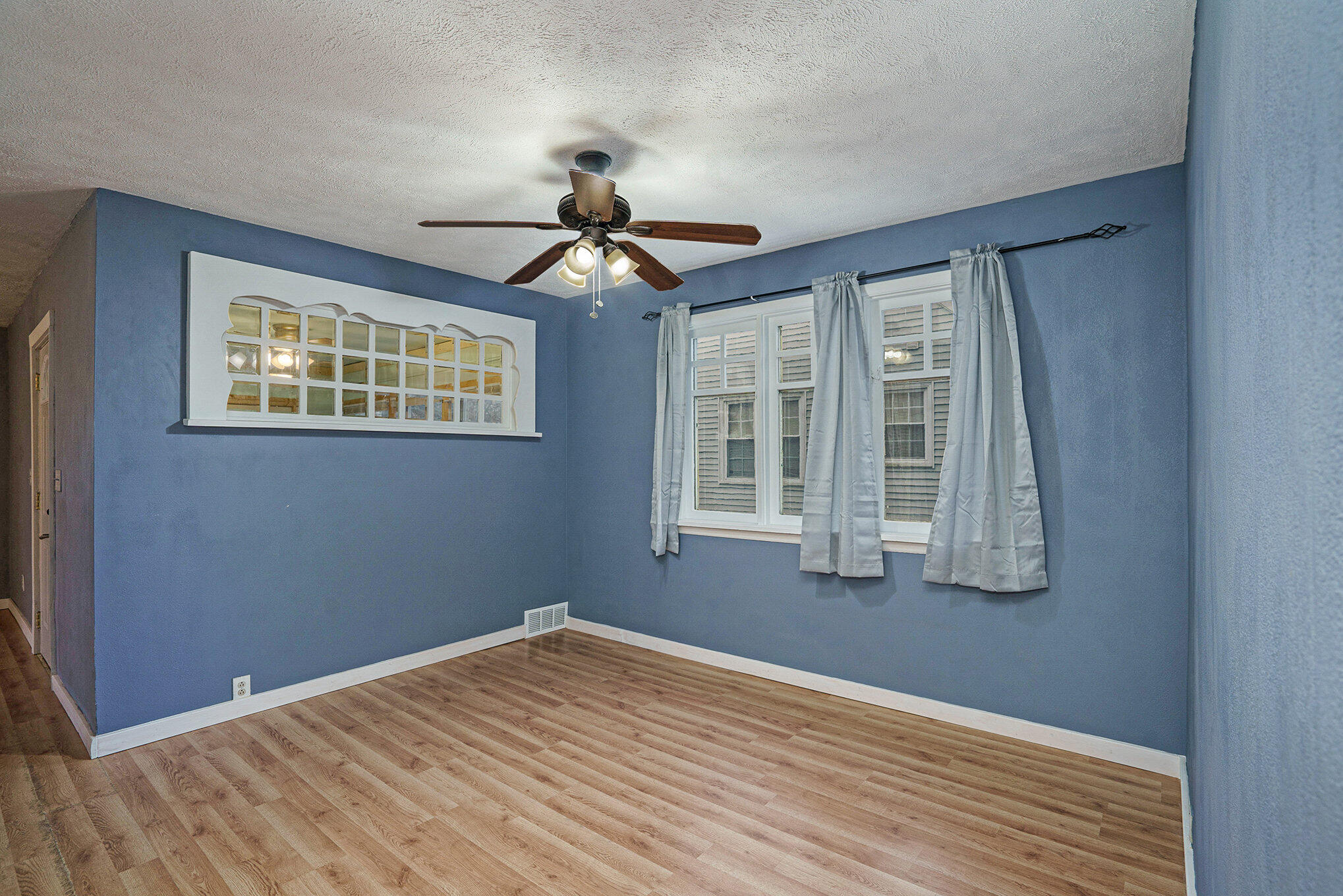 206 East Hoffman Street Three Rivers, MI 49093 - Photo 5 of 22 Dinning Room