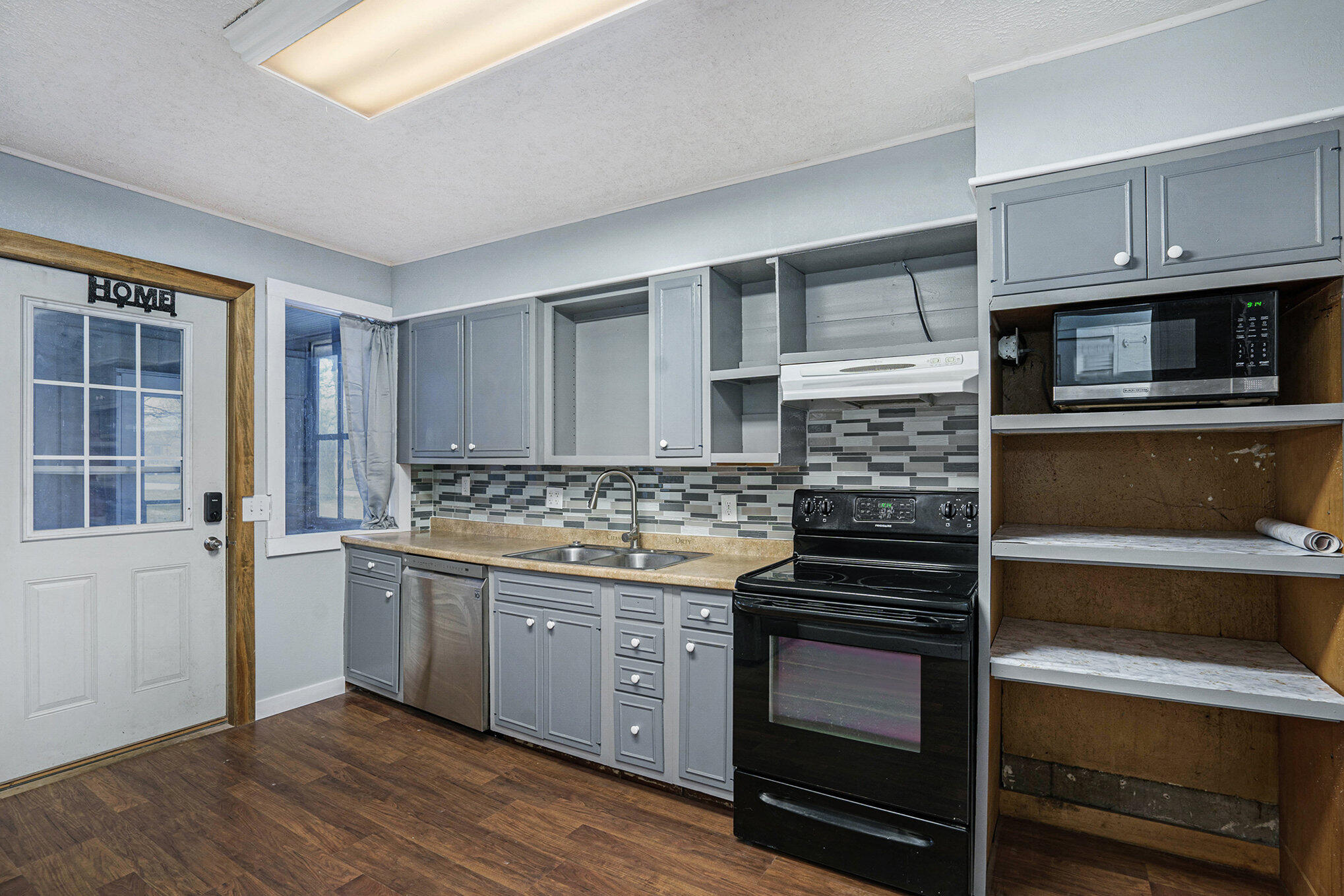 206 East Hoffman Street Three Rivers, MI 49093 - Photo 6 of 22 Kitchen