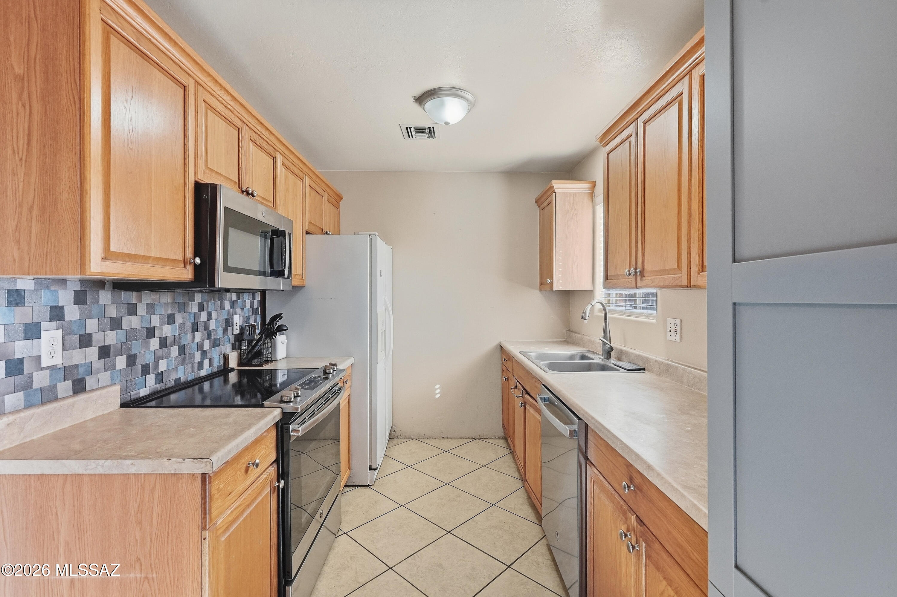 739 East Bantam Road Tucson, AZ 85706 - Photo 4 of 38 Kitchen