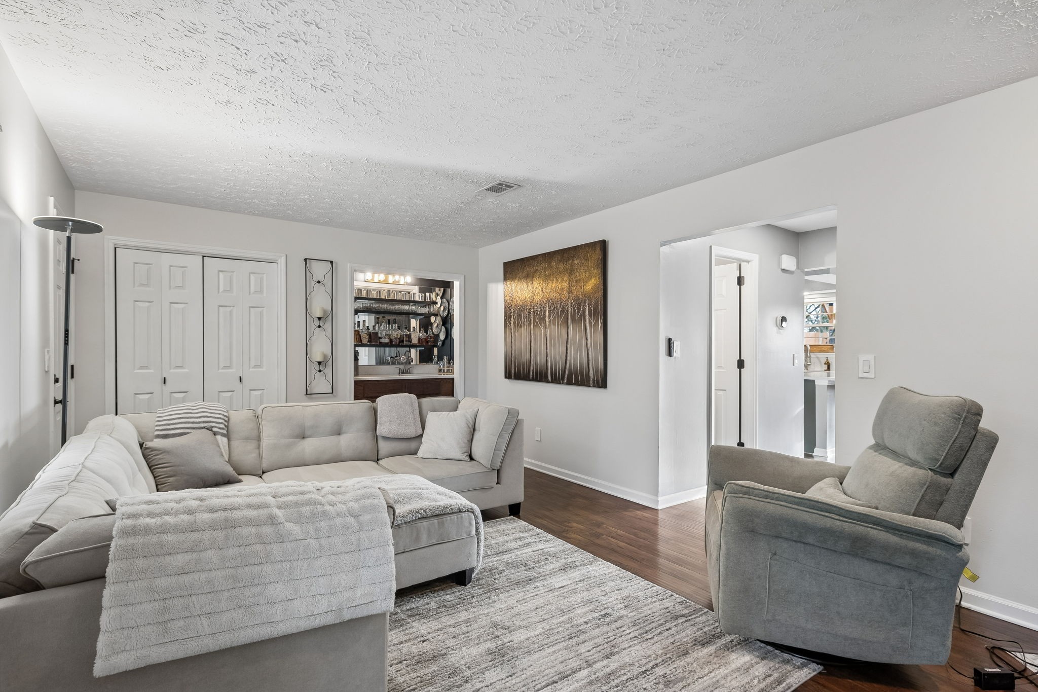 387 Huntington Ridge Drive Nashville, TN 37211 - Photo 11 of 46 a living room with furniture and a couch