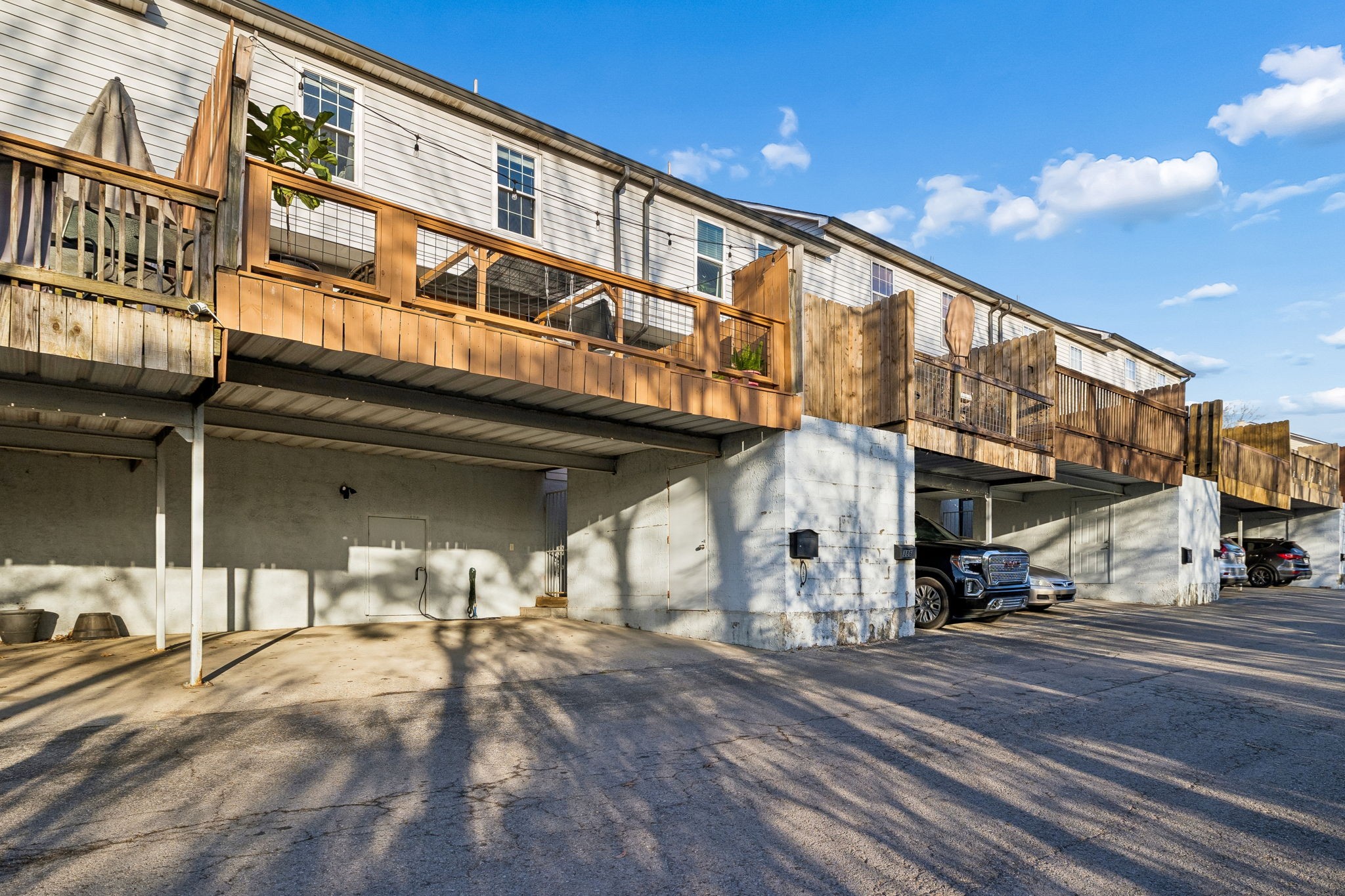 387 Huntington Ridge Drive Nashville, TN 37211 - Photo 33 of 46 a view of a building with street