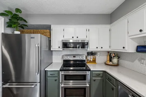 $349,900 | 387 Huntington Ridge Drive, Nashville, TN 37211