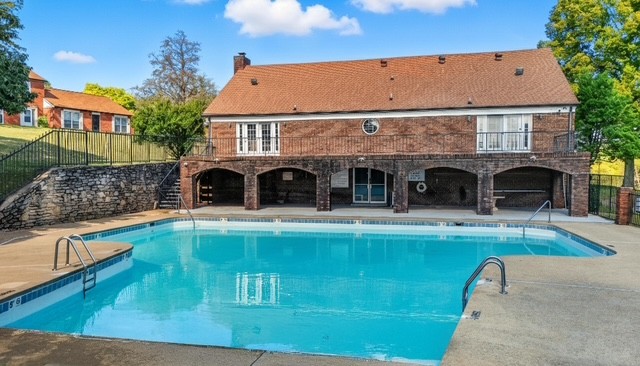 387 Huntington Ridge Drive Nashville, TN 37211 - Photo 44 of 46 a view of a house with swimming pool