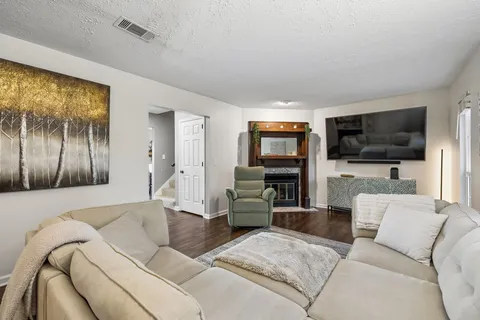 $349,900 | 387 Huntington Ridge Drive, Nashville, TN 37211