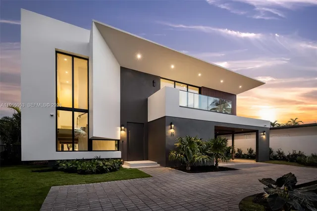 $8,390,000 | 30 Samana Drive, Coconut Grove, FL 33133