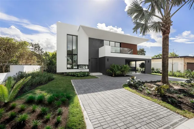 $8,390,000 | 30 Samana Drive, Coconut Grove, FL 33133