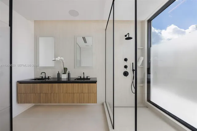 $8,390,000 | 30 Samana Drive, Coconut Grove, FL 33133