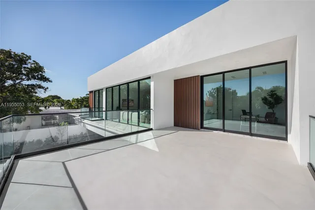 $8,390,000 | 30 Samana Drive, Coconut Grove, FL 33133