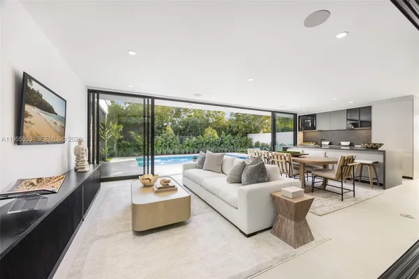 $7,950,000 | 30 Samana Drive, Coconut Grove, FL 33133