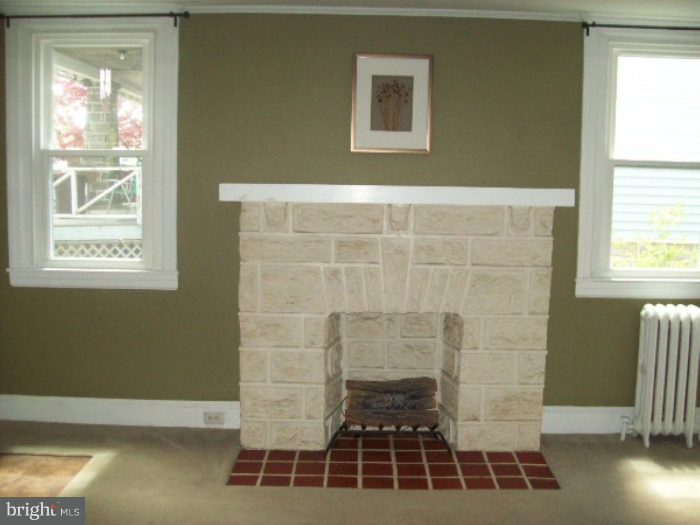108 Harvin Road Upper Darby, PA 19082 - Photo 5 of 25 Living Room