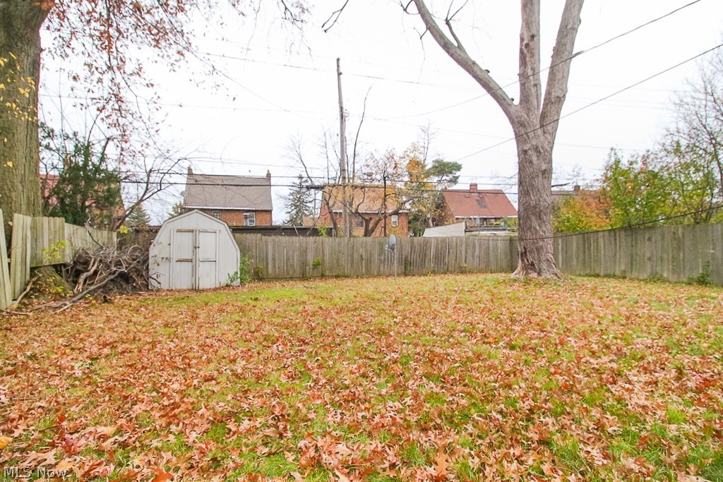 4072 Lambert Road Cleveland, OH 44121 - Photo 33 of 35