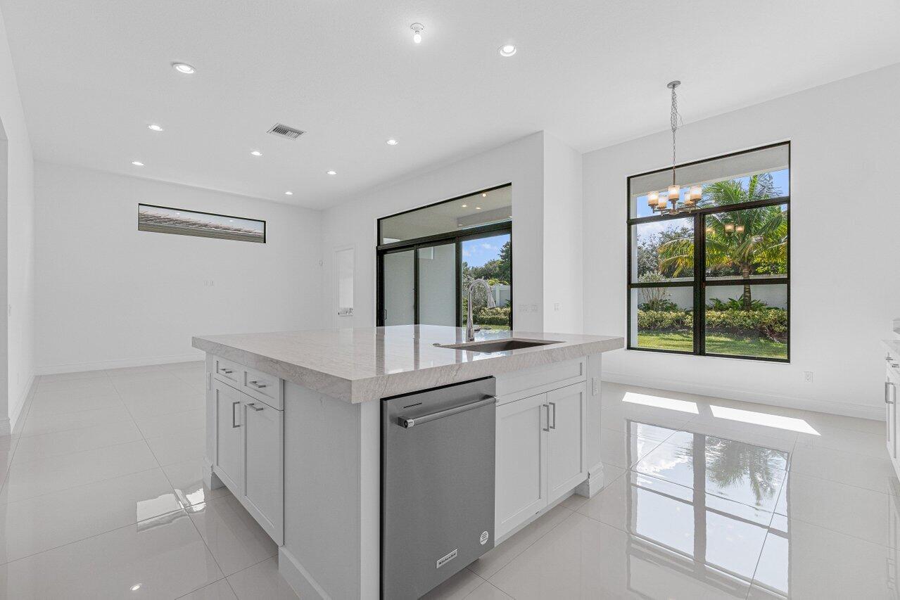 9042 Dulcetto Court Boca Raton, FL 33496 - Photo 10 of 43 012-9042DulcettoCourt-BocaRaton-FL-33496