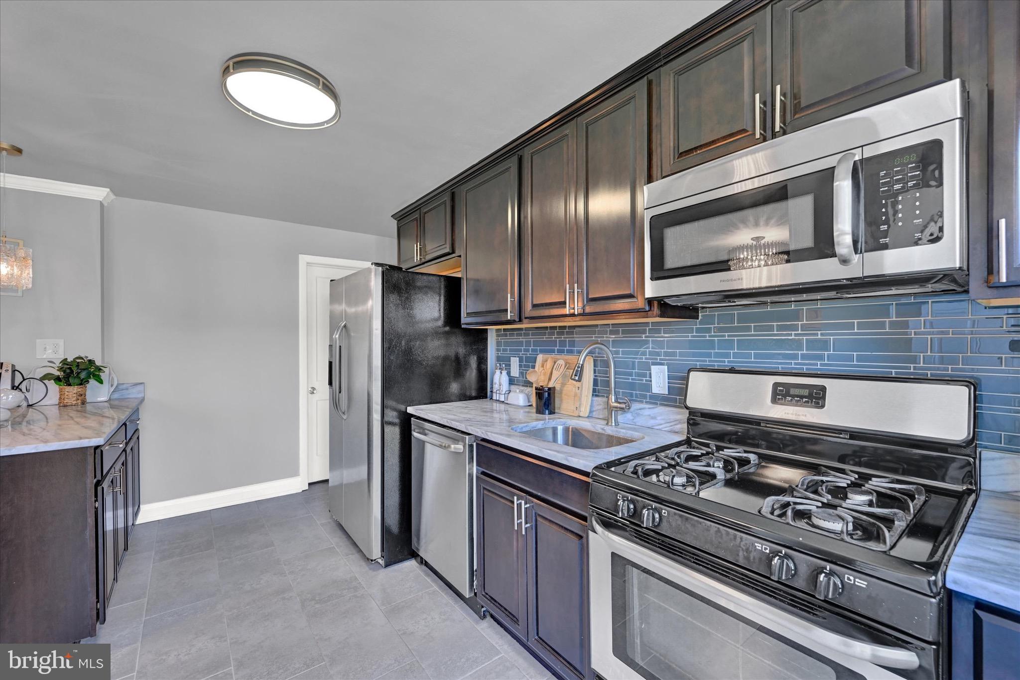 1127 Wicklow Road Baltimore, MD 21229 - Photo 10 of 26