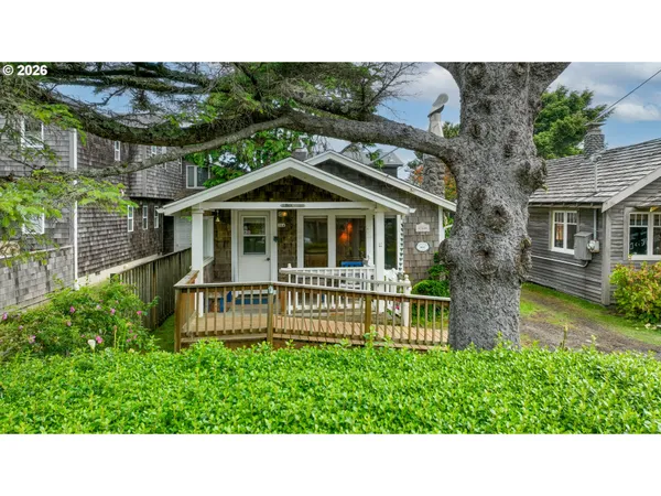 $895,000 | 164 West Jackson, Cannon Beach, OR 97110