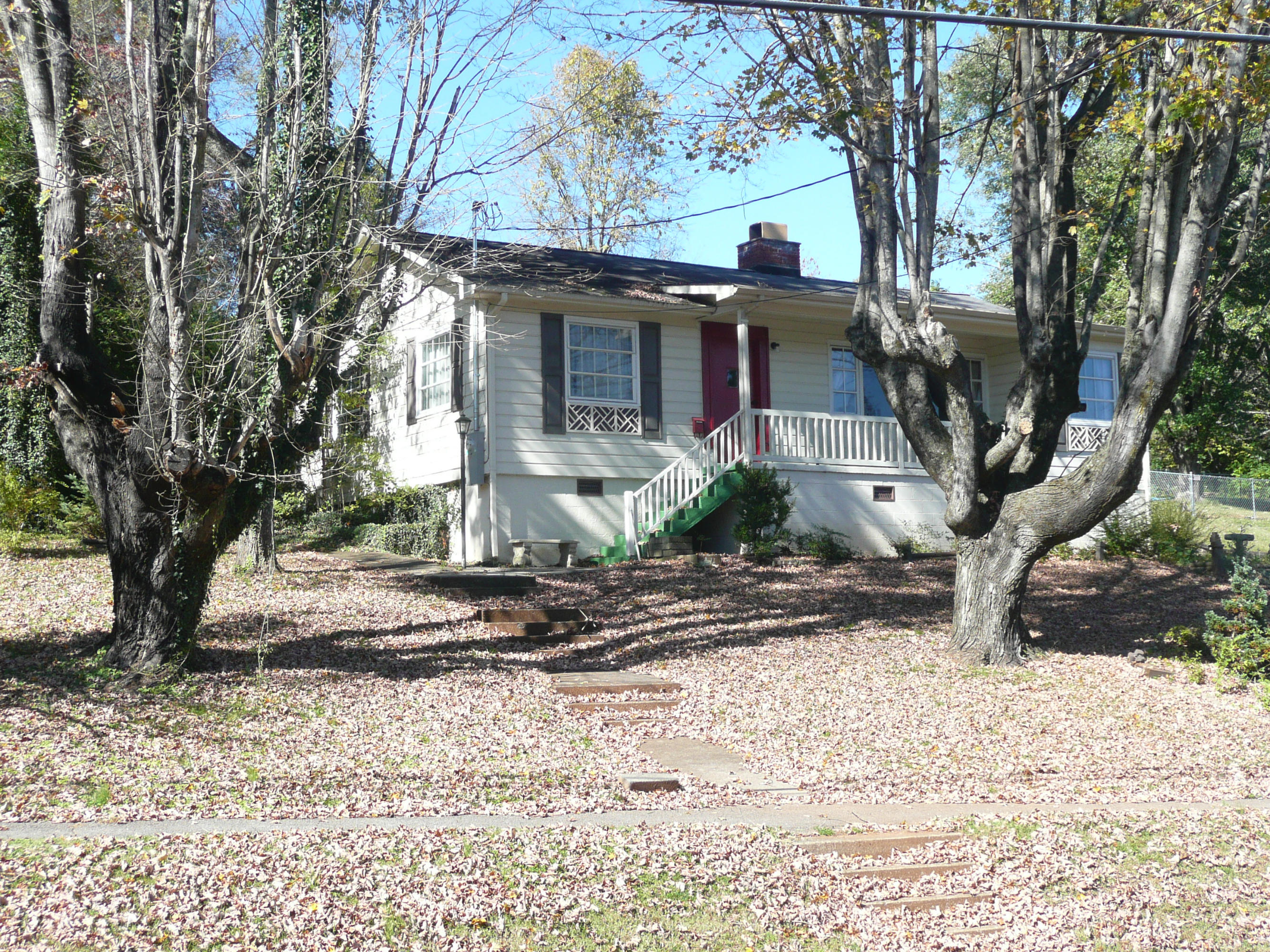 306 West Outer Drive Oak Ridge, TN 37830 - Photo 3 of 21 P1100962