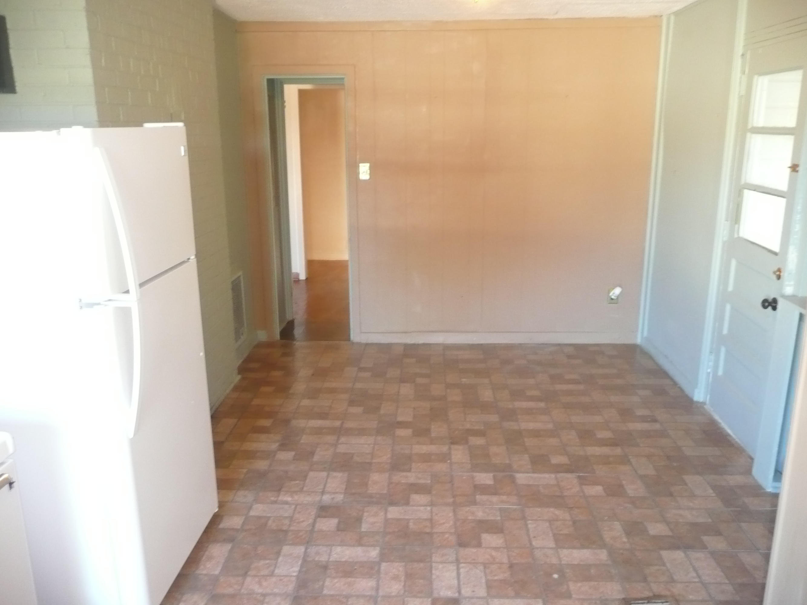 306 West Outer Drive Oak Ridge, TN 37830 - Photo 5 of 21 P1100983