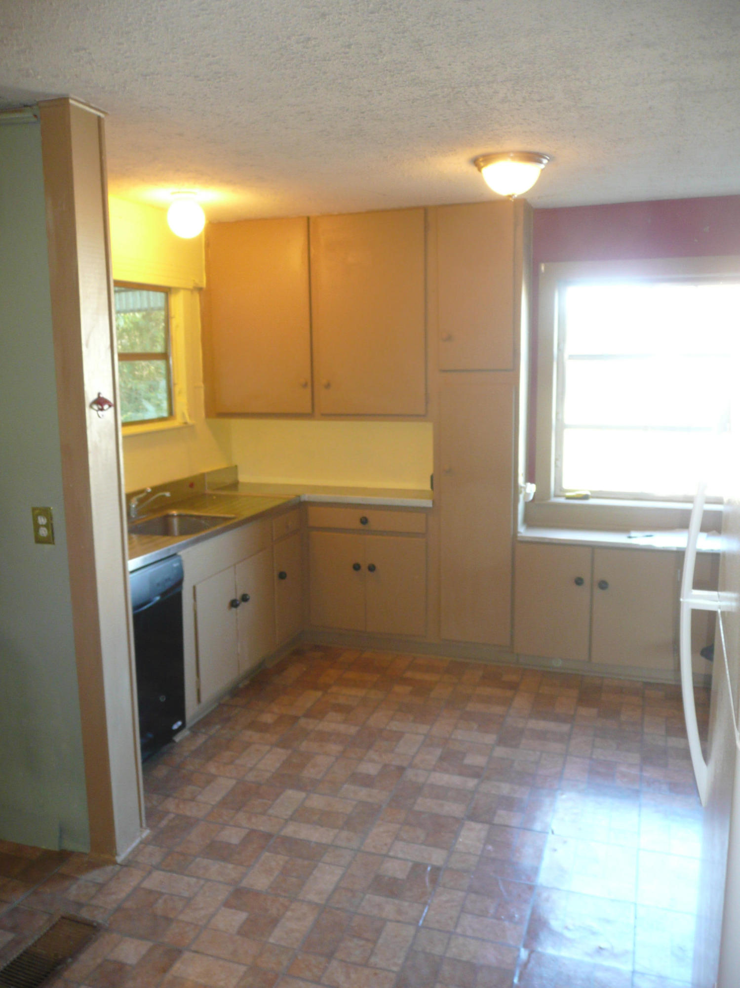 306 West Outer Drive Oak Ridge, TN 37830 - Photo 6 of 21 P1100984