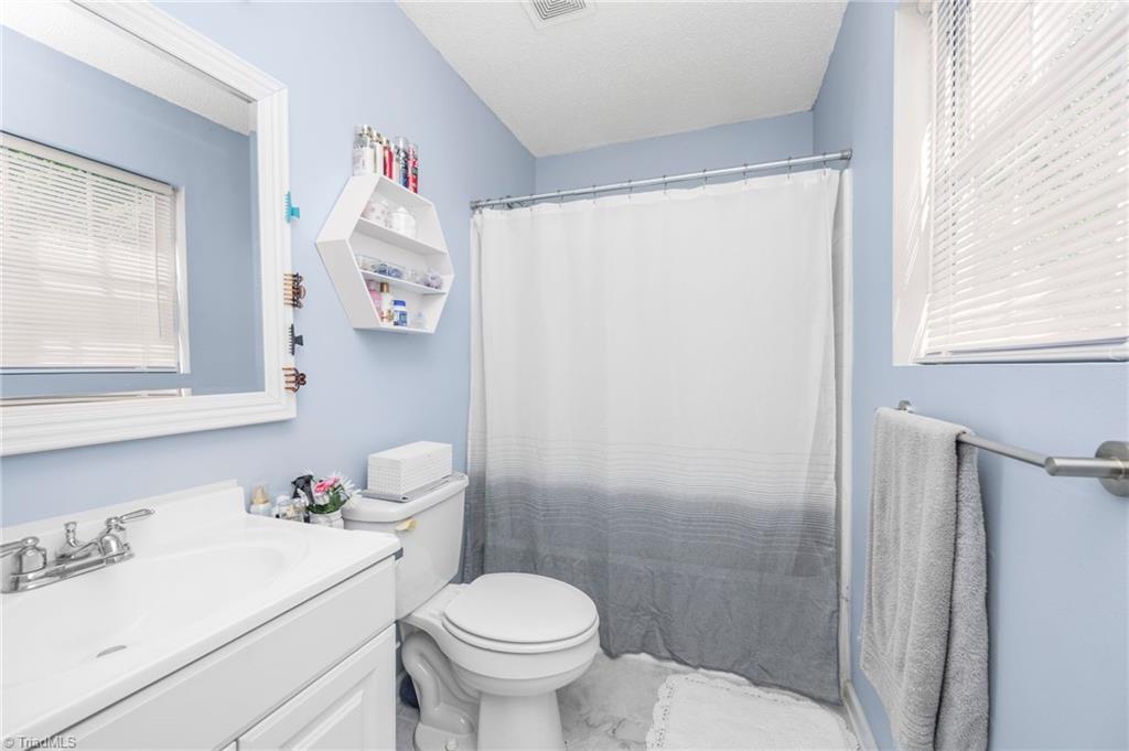 379 Robbins Road Winston-Salem, NC 27107 - Photo 14 of 33 Gallery Image 14