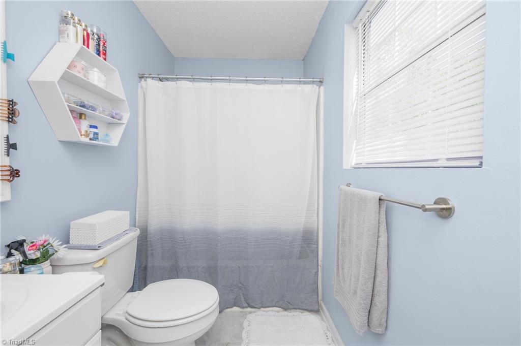 379 Robbins Road Winston-Salem, NC 27107 - Photo 15 of 33 Gallery Image 15