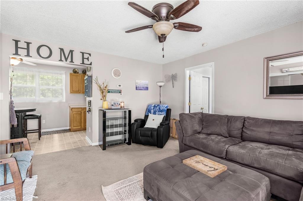 379 Robbins Road Winston-Salem, NC 27107 - Photo 4 of 33 Gallery Image 4