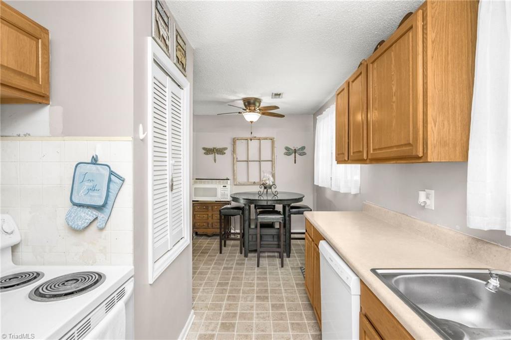 379 Robbins Road Winston-Salem, NC 27107 - Photo 9 of 33 Gallery Image 9