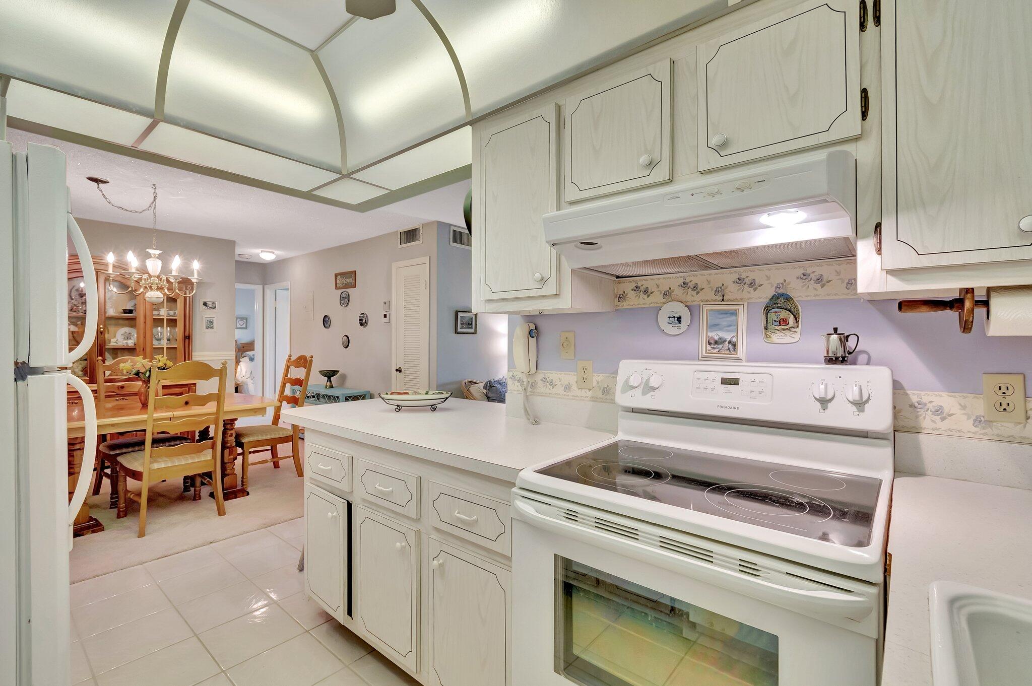 1050 Northwest 13th Street, Unit 283D Boca Raton, FL 33486 - Photo 11 of 46 22-web-or-mls-DSC_2352
